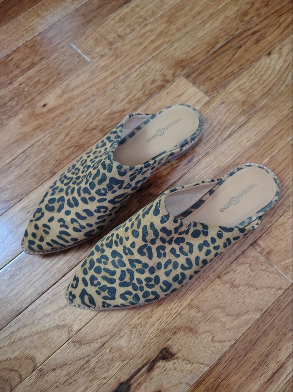 Women’s Leopard Print Slip-On Mules - Treasure And Bond